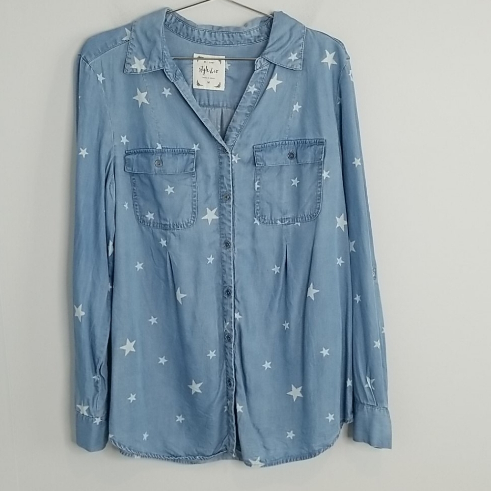 Style & Co button down chambray shirt convertible sleeves with stars  Medium